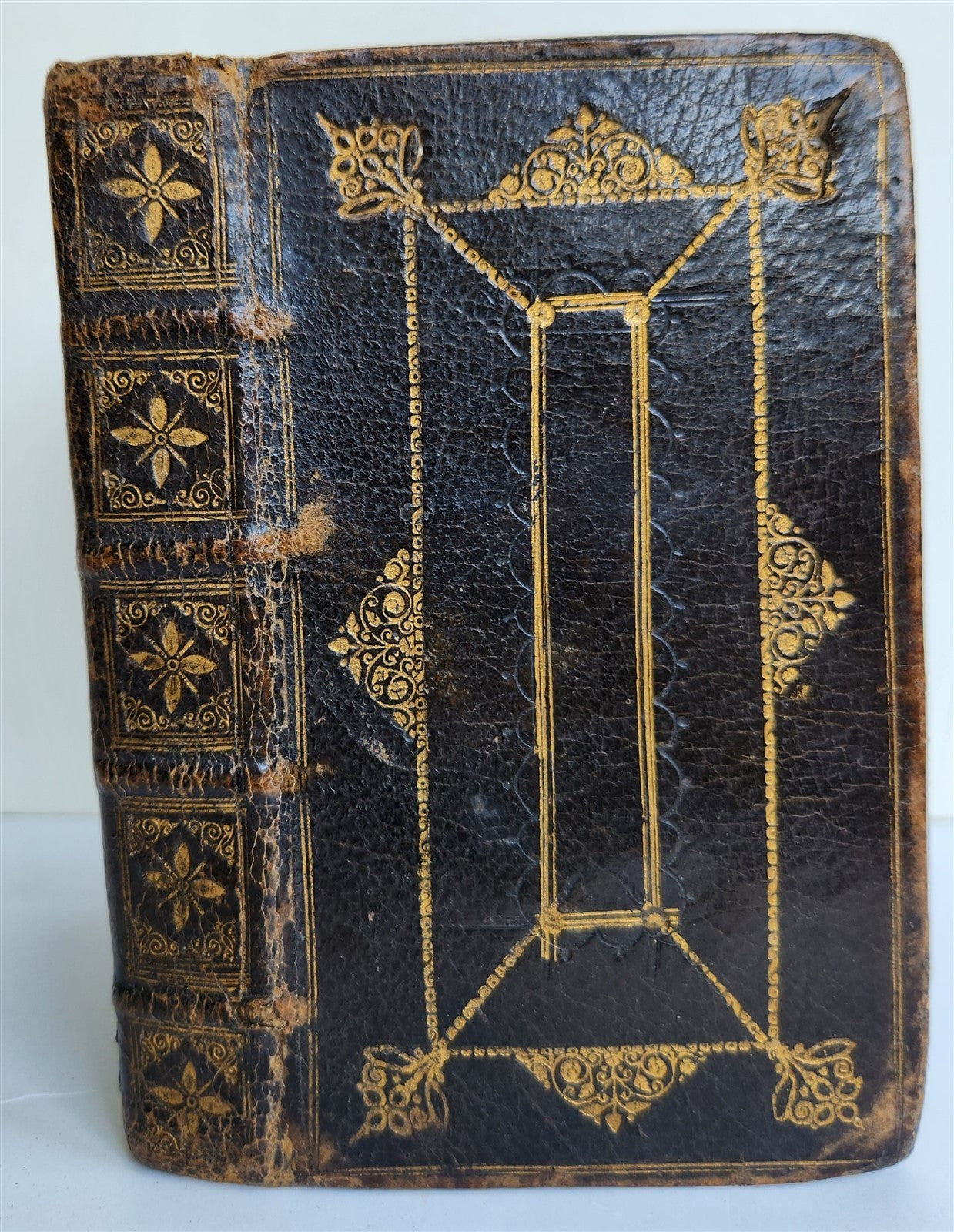 1705 PRACTICE of PIETY by Bayly Lewis antique in ENGLISH original binding