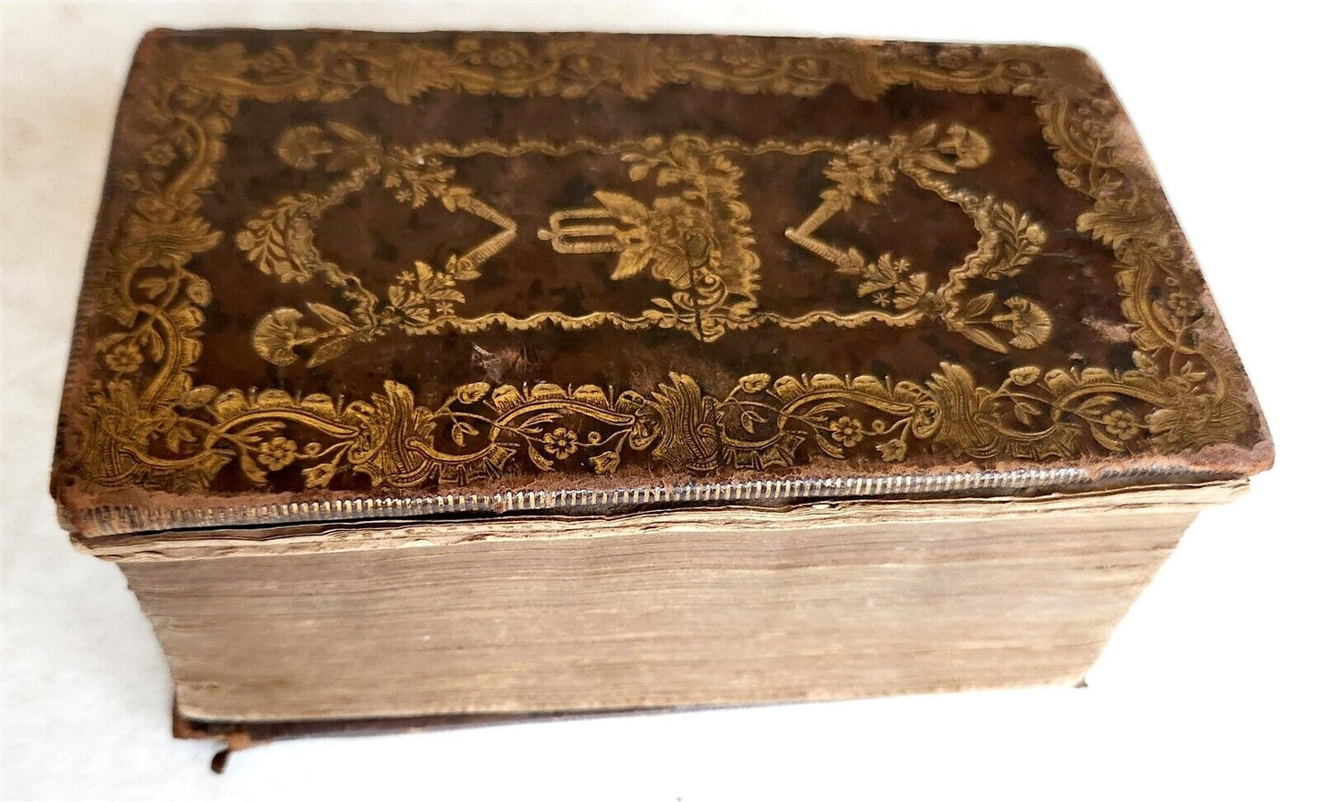 1765 BIBLE in FRENCH w/ PSALMS antique RICHLY GILT DECORATIVE BINDING
