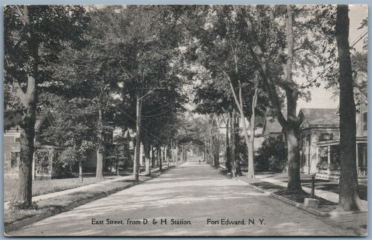 FORT EDWARD NY EAST STREET from D & H RAILROAD STATION ANTIQUE POSTCARD