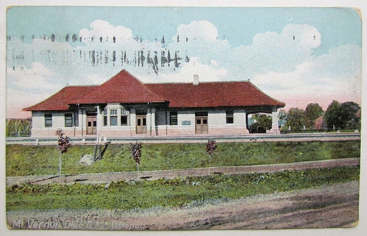 VINTAGE 1910 POSTCARD - MT.VERNON OHIO C.A. & C. DEPOT railroad station railway