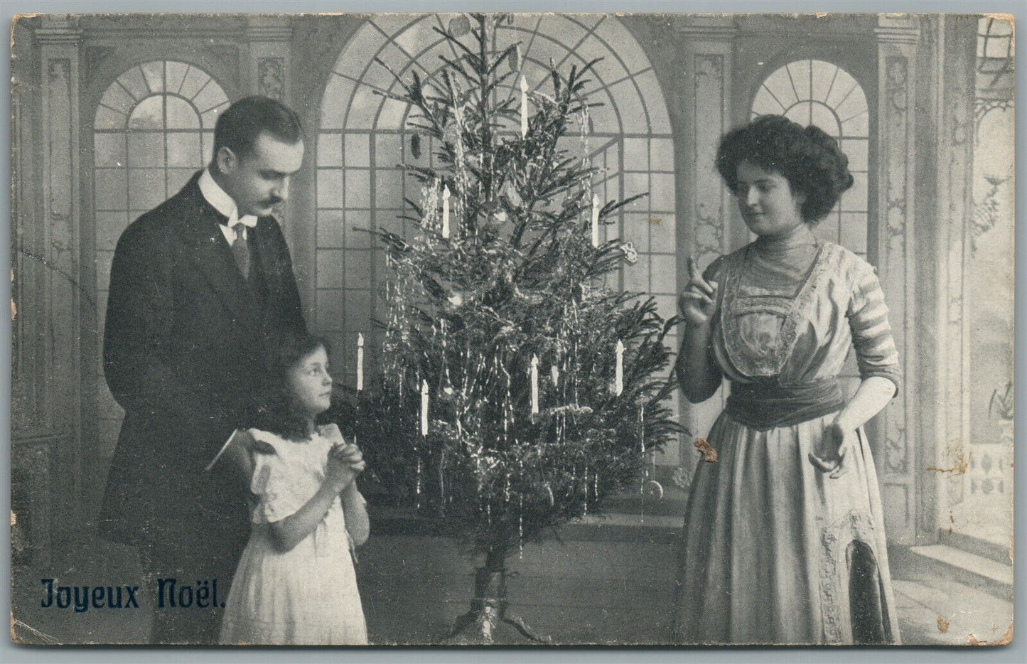 HAPPY FAMILY w/ CHRISTMAS TREE ANTIQUE POSTCARD