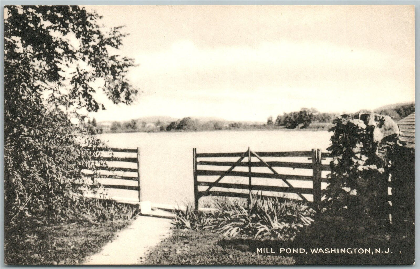 WASHINGTON NJ MILL POND VINTAGE POSTCARD NEW JERSEY