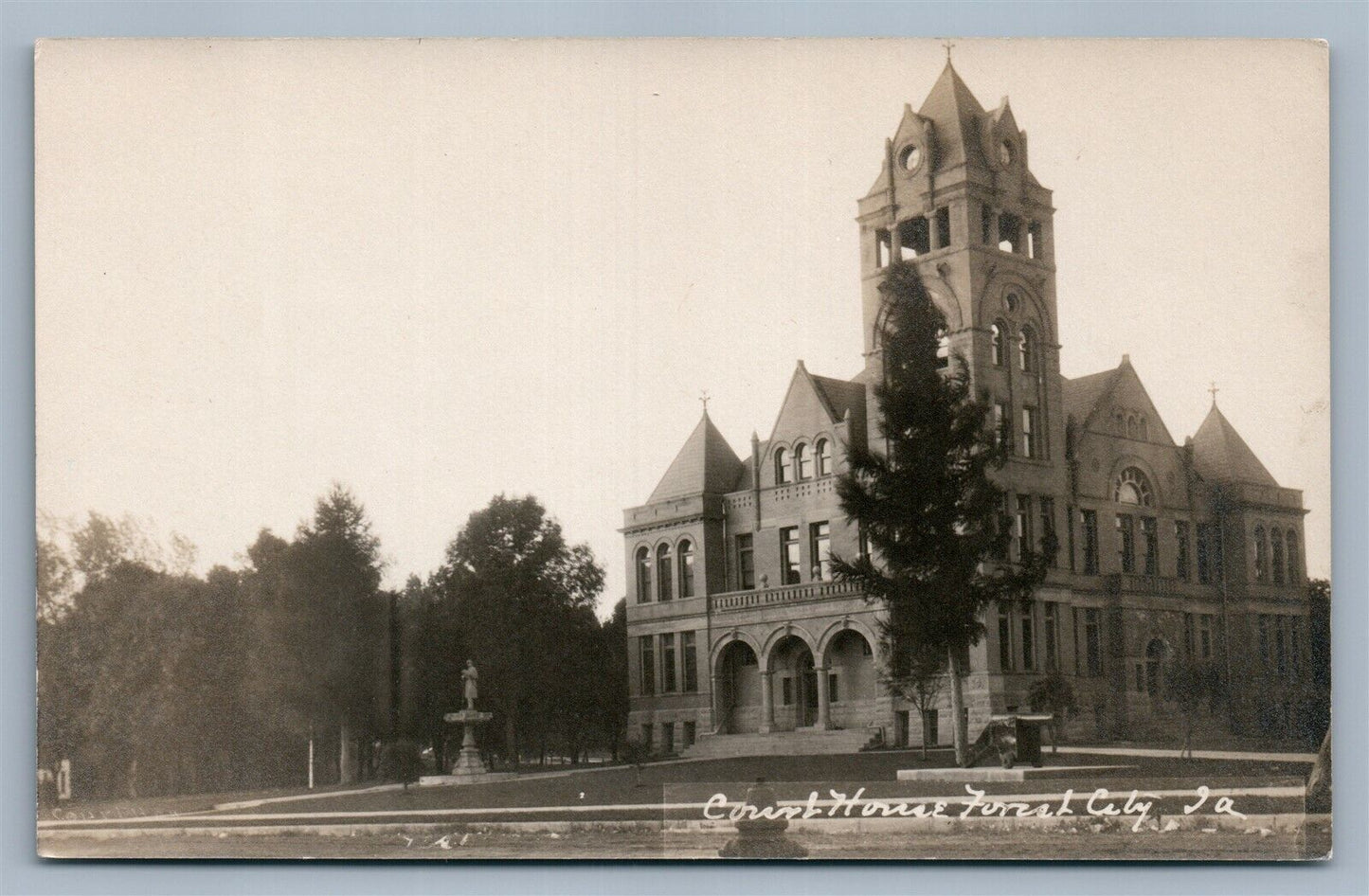 FOREST CITY IA COURT HOUSE VINTAGE REAL PHOTO POSTCARD RPPC