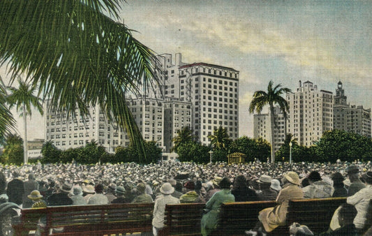 MIAMI FL BAYFRONT PARK CONCERT 1940 VINTAGE POSTCARD