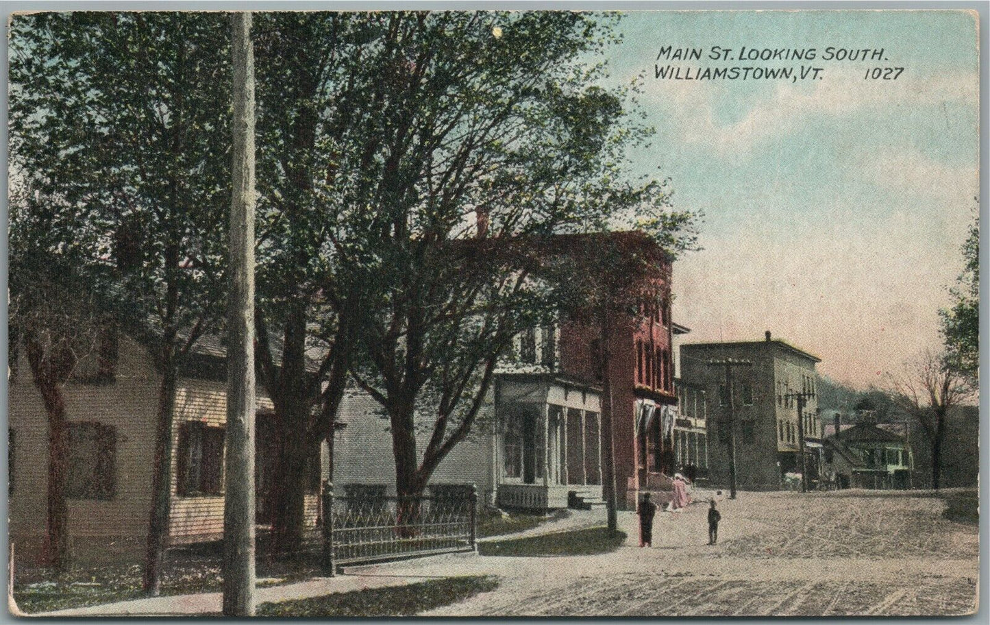 WILLIAMSTOWN VT MAIN STREET LOOKING SOUTH ANTIQUE POSTCARD