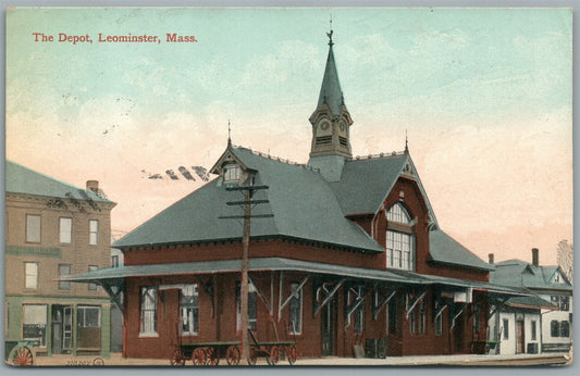 LEOMINSTER MA RAILROAD DEPOT RAILWAY TRAIN STATION ANTIQUE POSTCARD