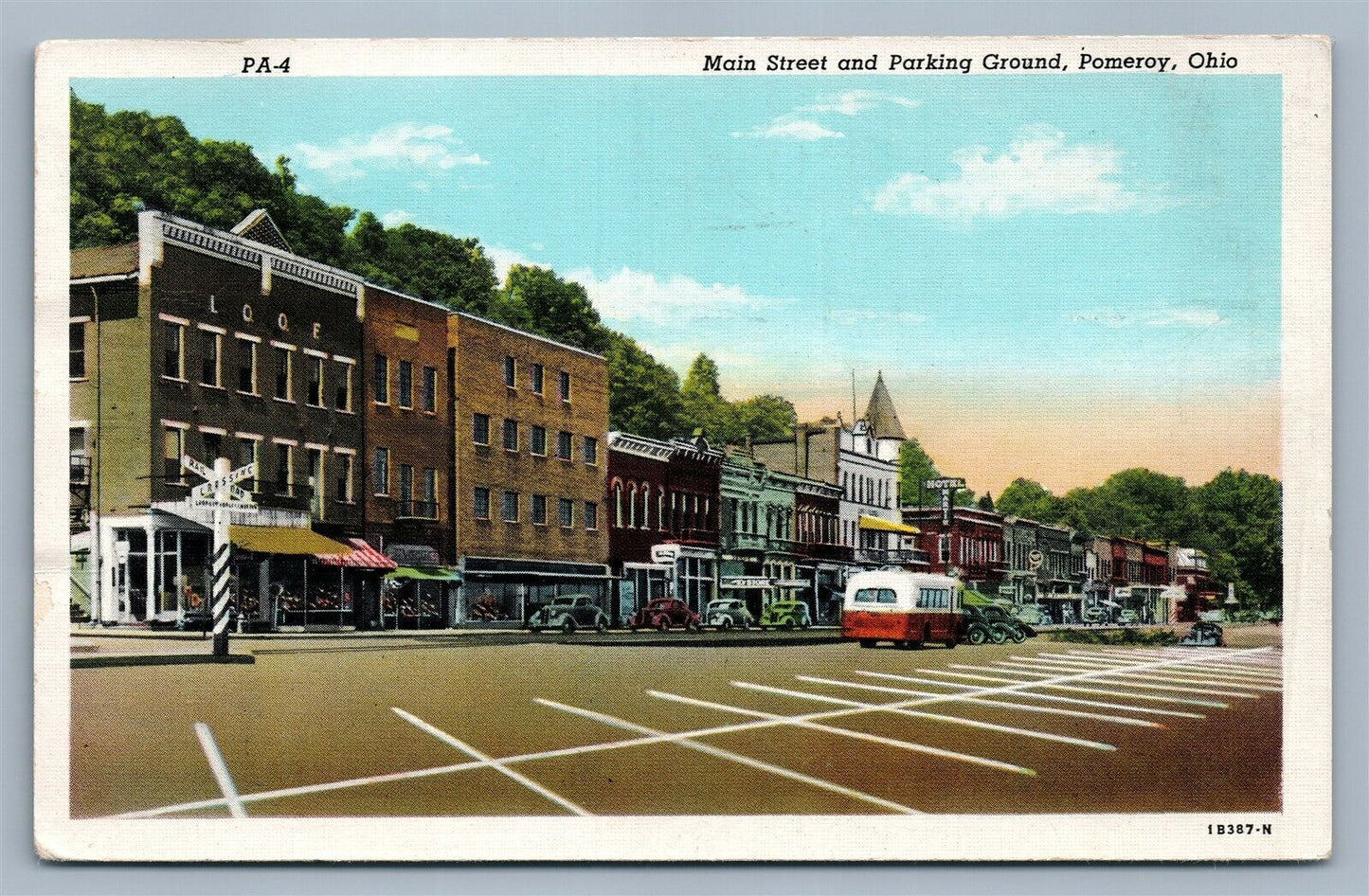 POMEROY OH MAIN STREET & PARING GROUND 1942 VINTAGE POSTCARD