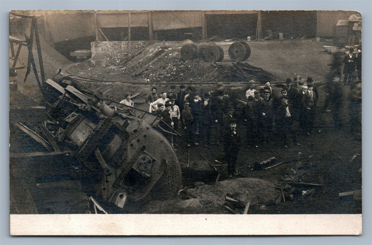 TRAIN WRECK CRASH VIEW RAILROAD ANTIQUE REAL PHOTO POSTCARD RPPC railway
