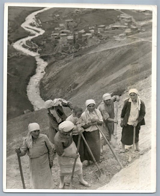 1930s RUSSIA CAUCASUS FEMALE WORKERS VINTAGE REAL PRESS PHOTO