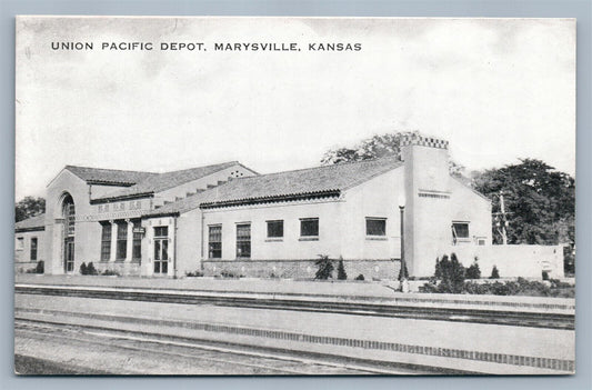 MARYSVILLE KS RAILROAD DEPOT TRAIN RAILWAY STATION ANTIQUE POSTCARD