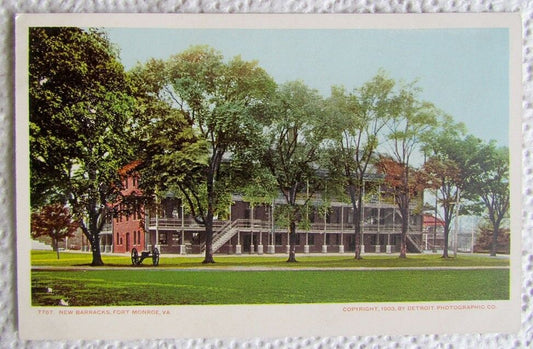 VINTAGE UNDIVIDED POSTCARD NEW BARRACKS FORT MONROE VA