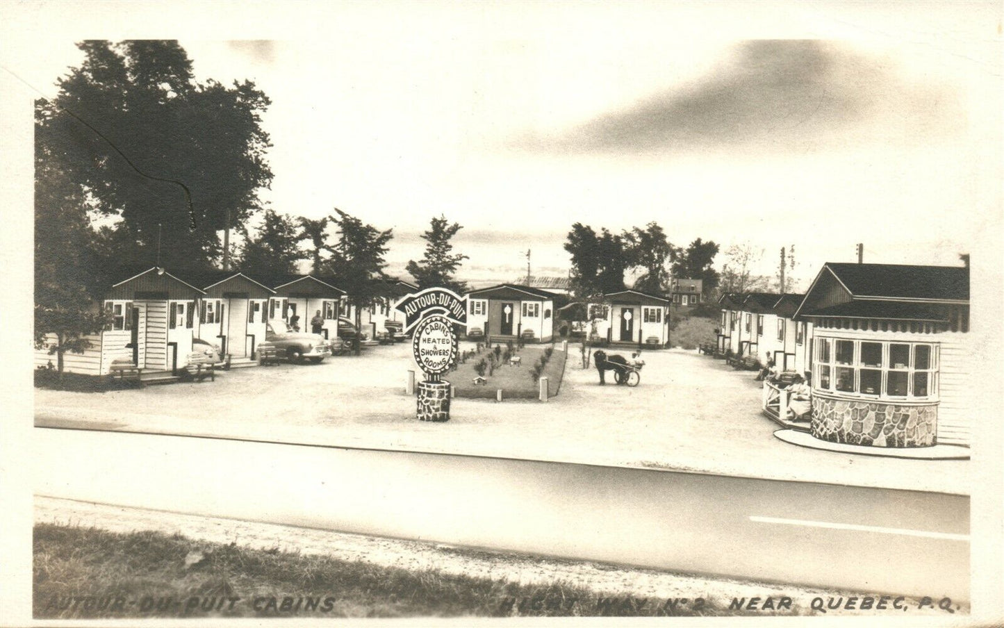 QUEBEC CANADA AUTOUR-DU-PUIT MOTEL VINTAGE REAL PHOTO POSTCARD RPPC