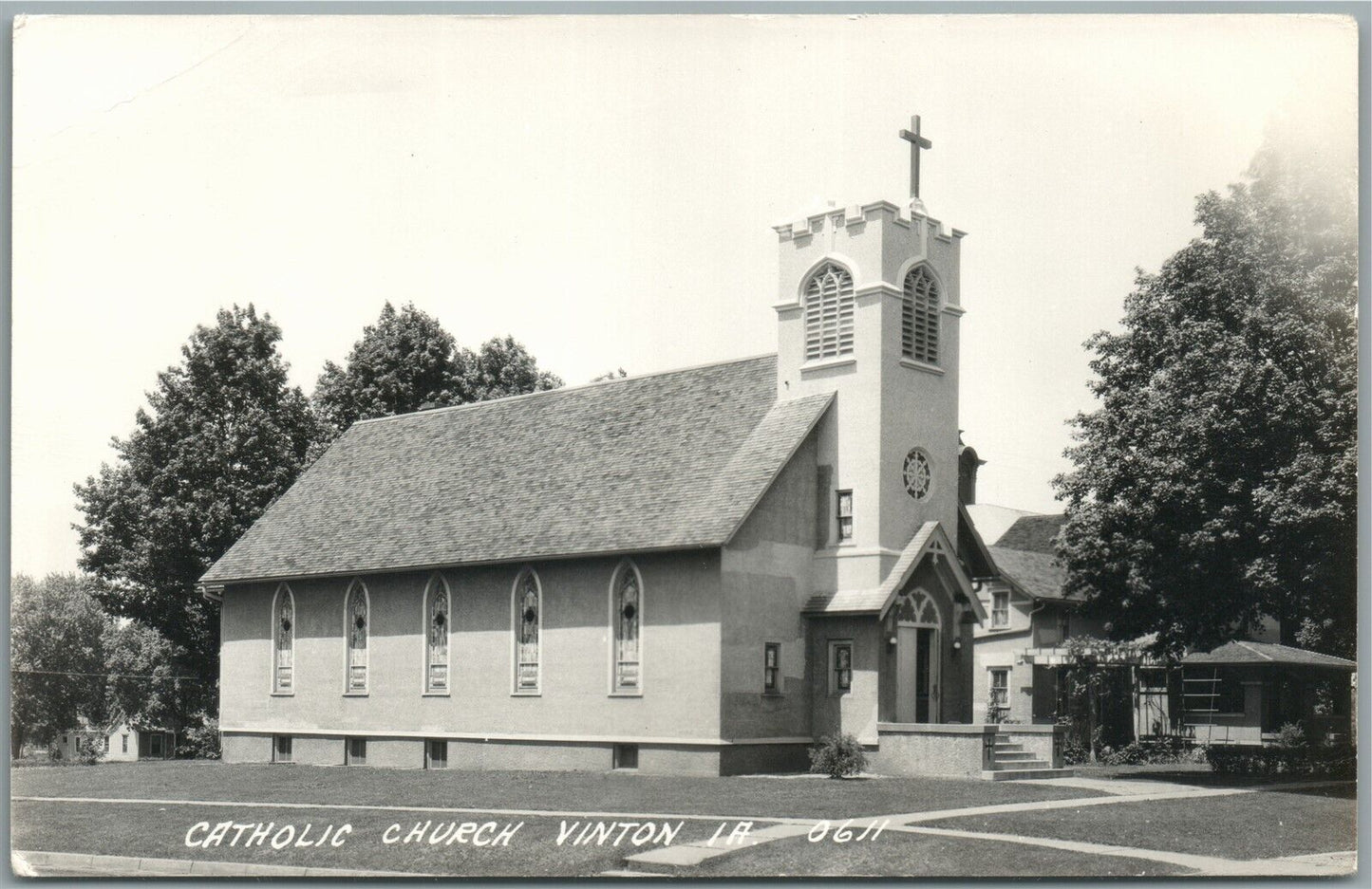 VINTON IA CATHOLIC CHURCH VINTAGE REAL PHOTO POSTCARD RPPC