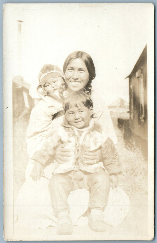 ESKIMO MOTHER w/ TWO KIDS ANTIQUE REAL PHOTO POSTCARD RPPC