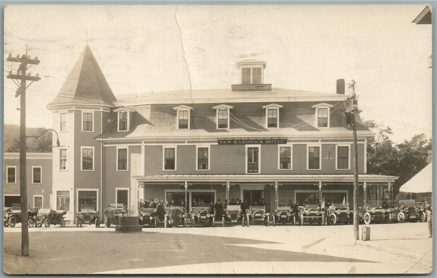 HARDWICK VT HOTEL SCENE wW/ OLD CARS ANTIQUE REAL PHOTO POSTCARD RPPC