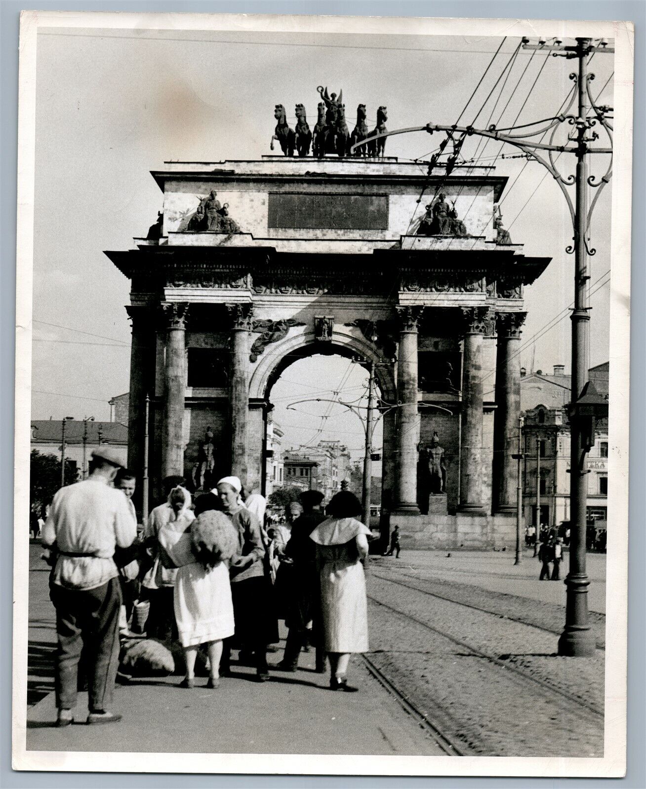1930s RUSSIA MOSCOW MEMORIAL ARCH on LENINGRAD ROAD VINTAGE REAL PRESS PHOTO
