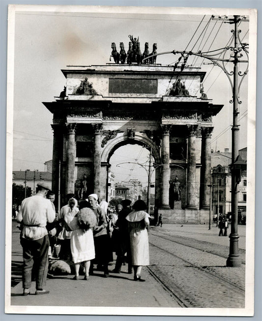 1930s RUSSIA MOSCOW MEMORIAL ARCH on LENINGRAD ROAD VINTAGE REAL PRESS PHOTO