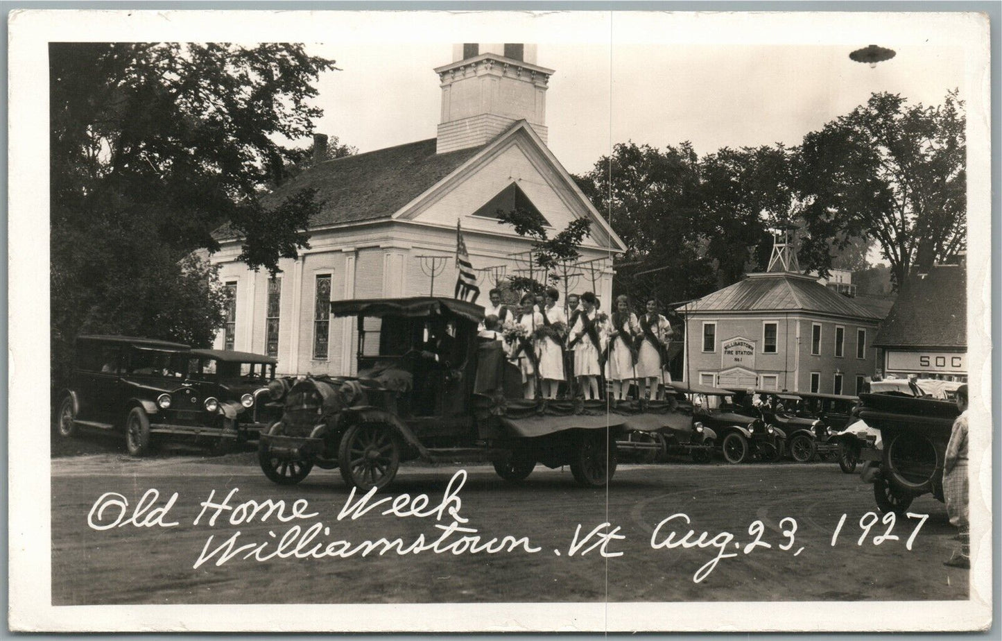 WILLIAMSTOWN VT HOME WEEK VINTAGE CARS US FLAGS ANTIQUE REAL PHOTO POSTCARD RPPC