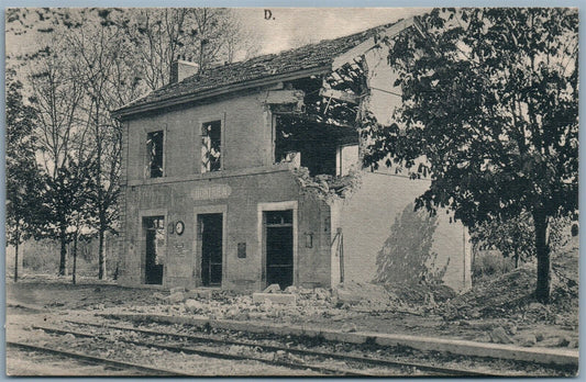 GERMAN WWI MILITARY FELDPOSTKARTE ANTIQUE POSTCARD DESTROYED BUILDING & RAILROAD