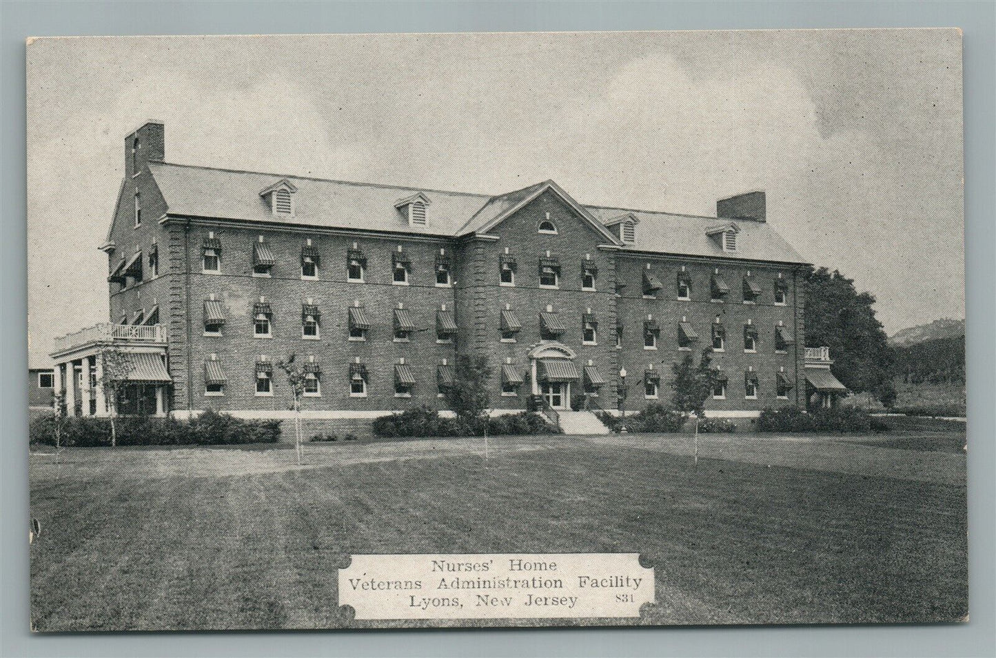 LYONS NJ NURSE'E HOME VINTAGE POSTCARD