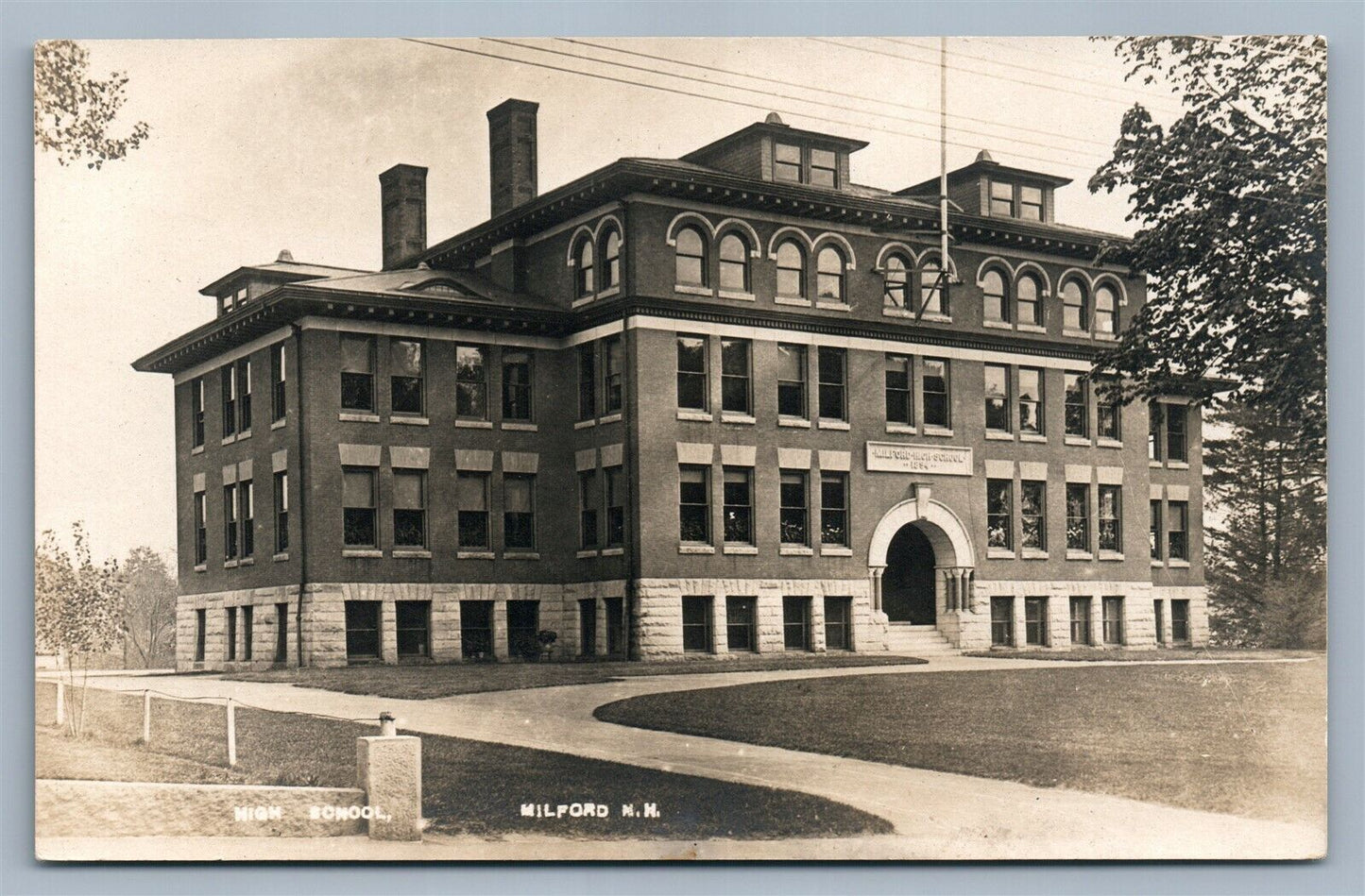 MILFORD NH HIGH SCHOOL VINTAGE REAL PHOTO POSTCARD RPPC