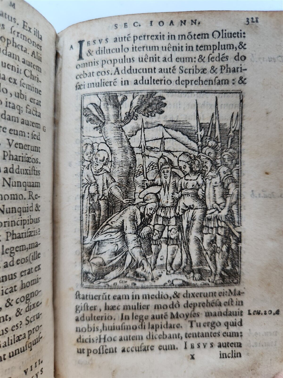 1558 BIBLE IN LATIN ILLUSTRATED antique 16th CENTURY vellum bound NEW TESTAMENT