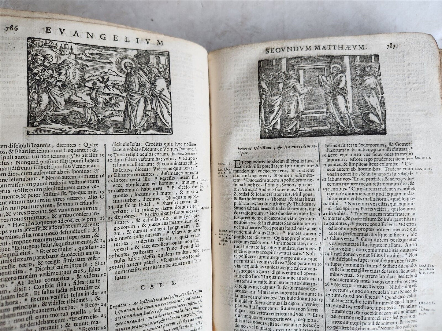 1697 BIBLE ILLUSTRATED antique VELLUM BOUND in LATIN BIBLIA SACRA