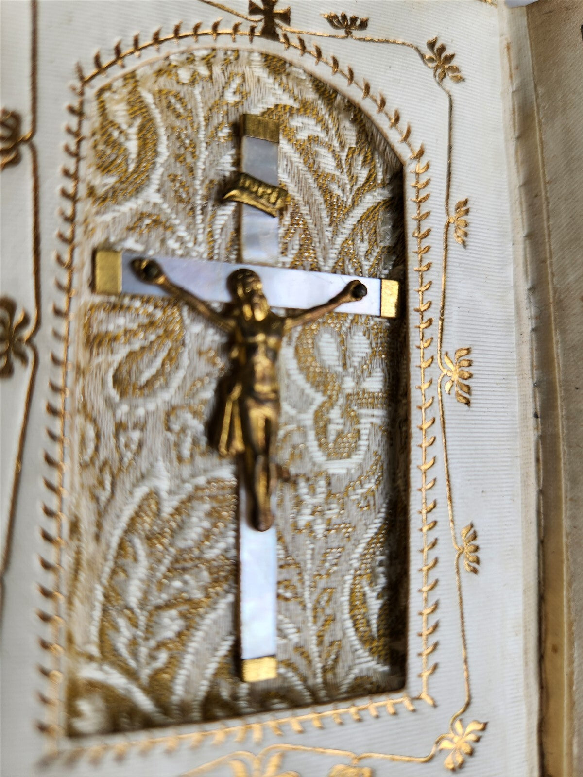 1890 GERMAN PRAYER BOOK w/ MOTHER OF PEARL BINDING antique