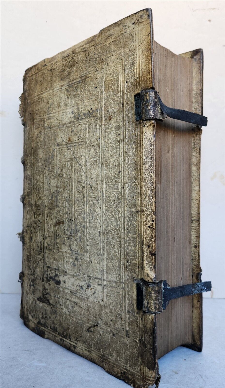 1586 DISPUTATIONES AGAINST HERETICS ROBERTI BELLARMINI antique PIGSKIN FOLIO v.1