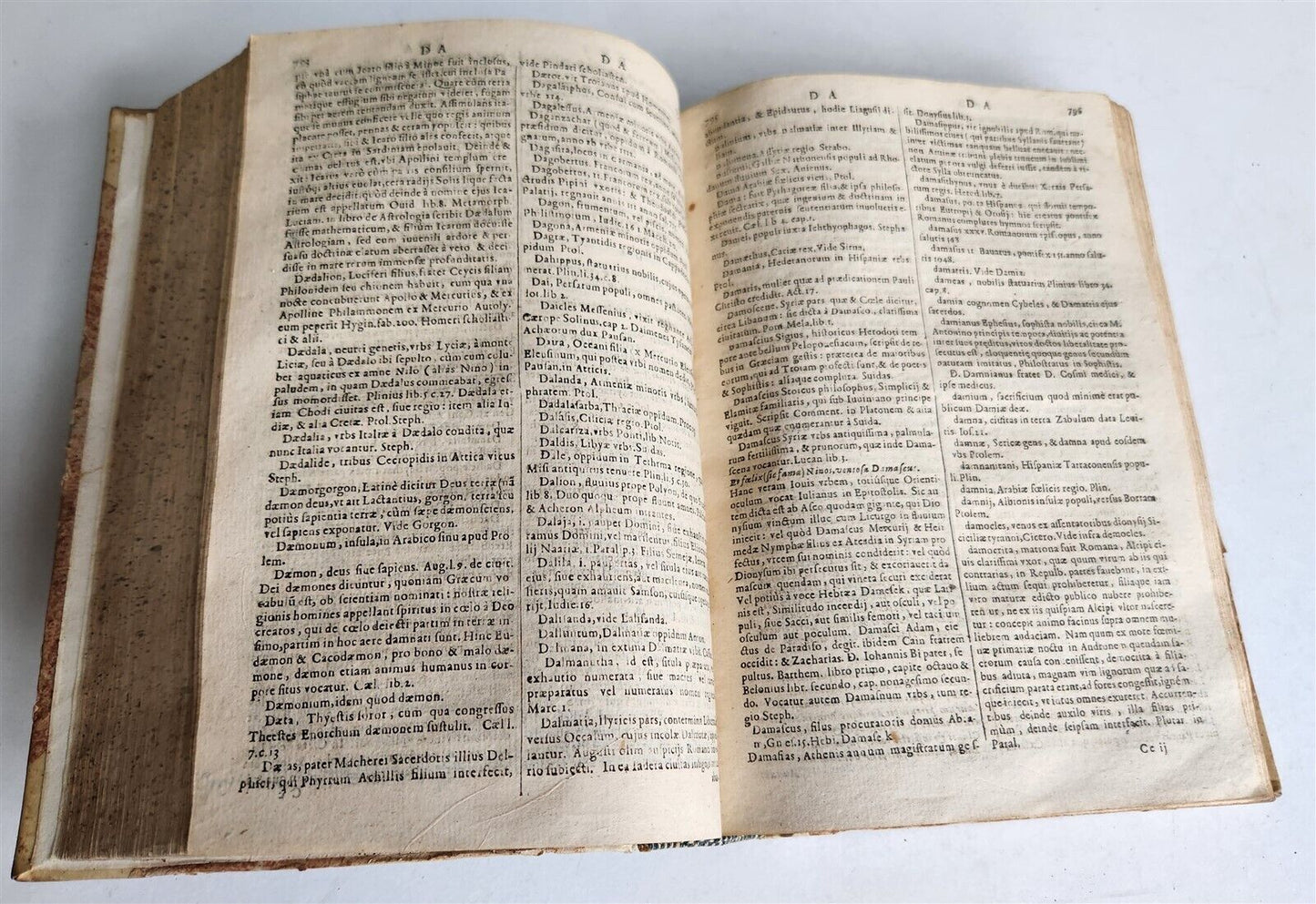 1650 DICTIONARY HISTORICAL GEOGRAPHICAL POETICAL antique in LATIN