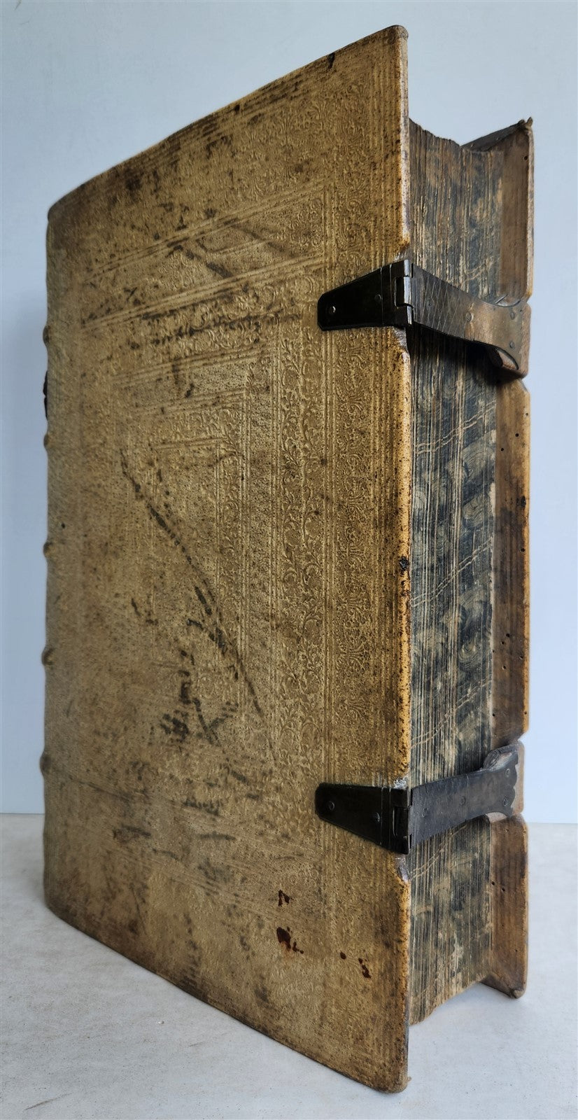 1725 COMMENTARIUS in ECCLESIASTEN PIGSKIN BOUND FOLIO w/ CLASPS antique
