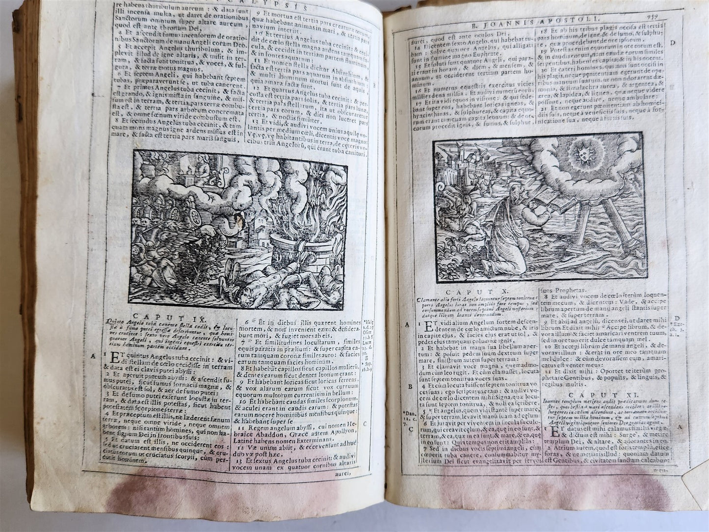 1721 BIBLE in LATIN FULLY ILLUSTRATED antique vellum bound