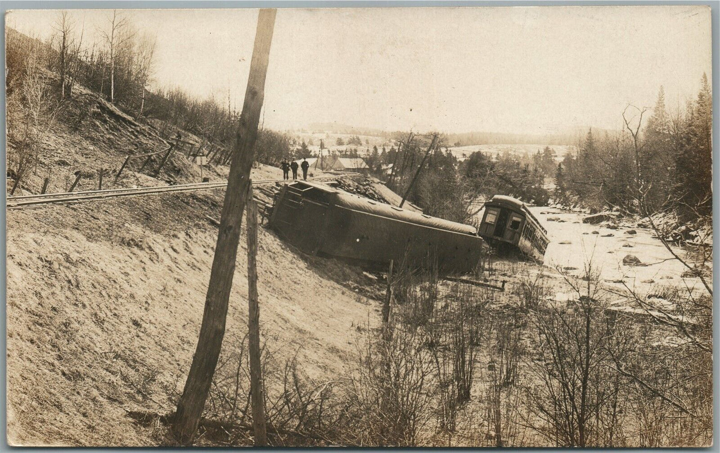 TRAIN ENGINE LOCOMOTIVE WRECK RAILWAY railroad ANTIQUE REAL PHOTO POSTCARD RPPC