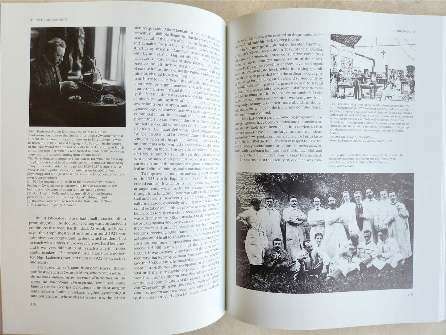 1990 LEUVEN UNIVERSITY 1425-1985 ILLUSTRATED FOLIO