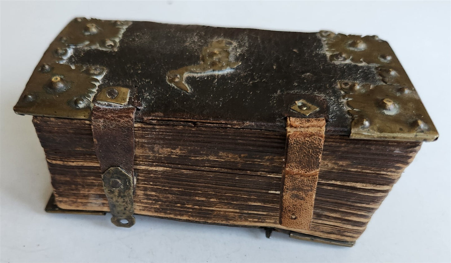 1725 PSALMS of DAVID antique UNUSUAL UNIQUE BINDING w/ BRASS FITTINGS rare