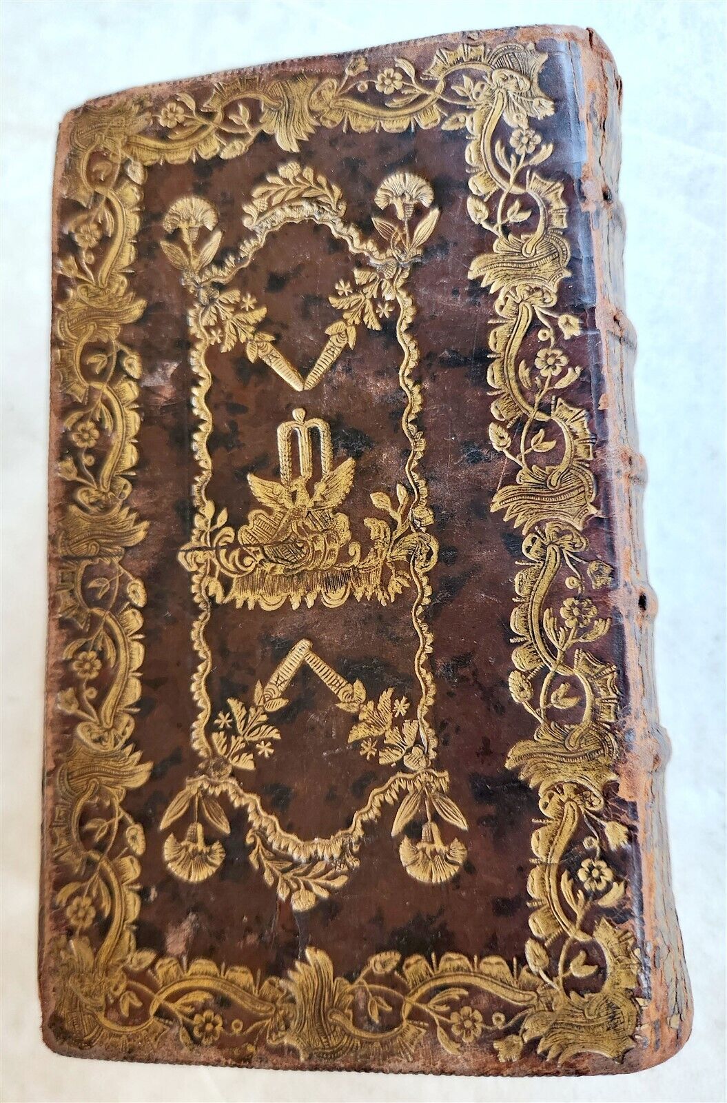 1765 BIBLE in FRENCH w/ PSALMS antique RICHLY GILT DECORATIVE BINDING
