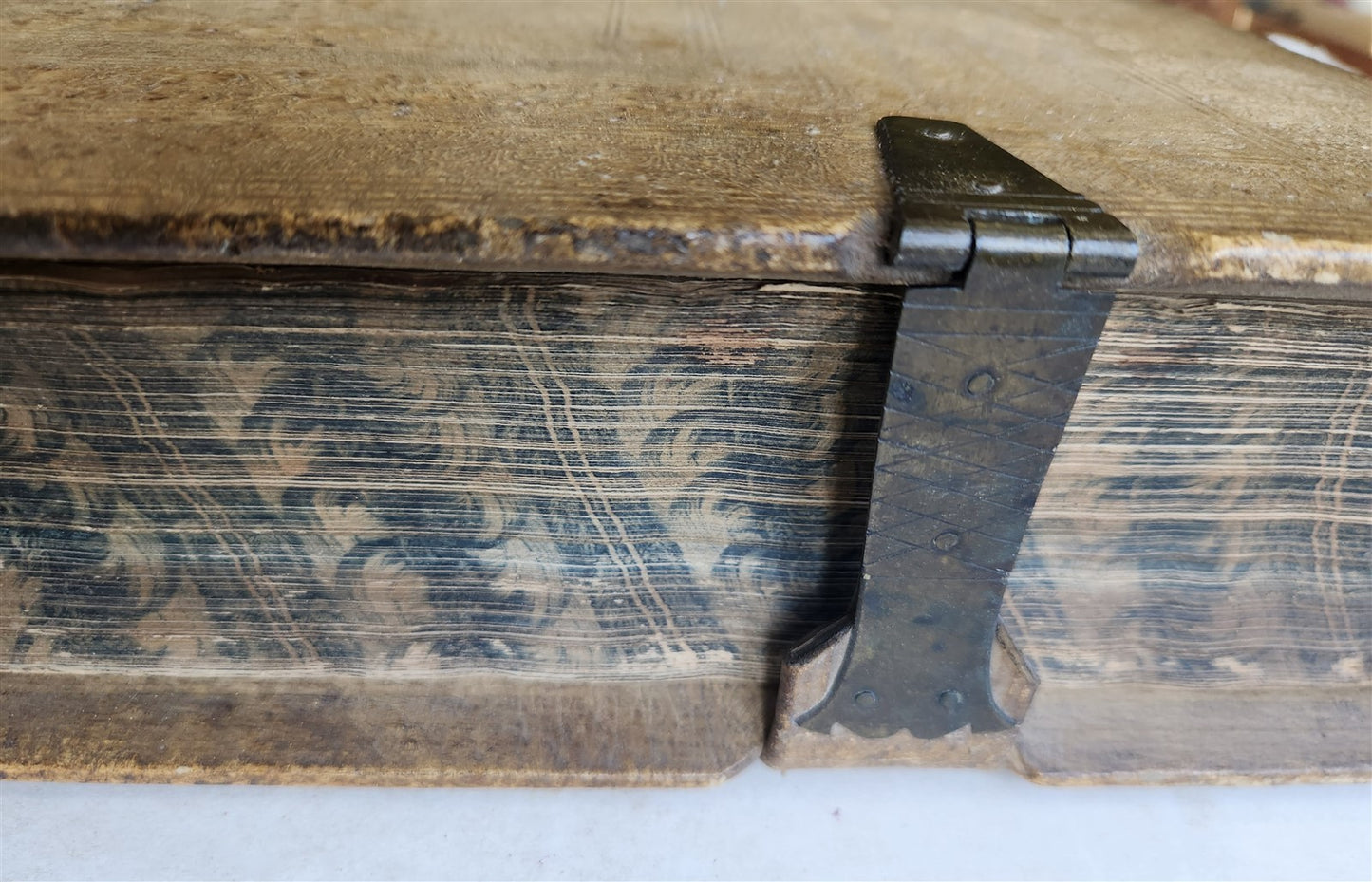 1720 COMMENTARIA in duodecim PROPHETAS MINORES PIGSKIN BOUND FOLIO antique