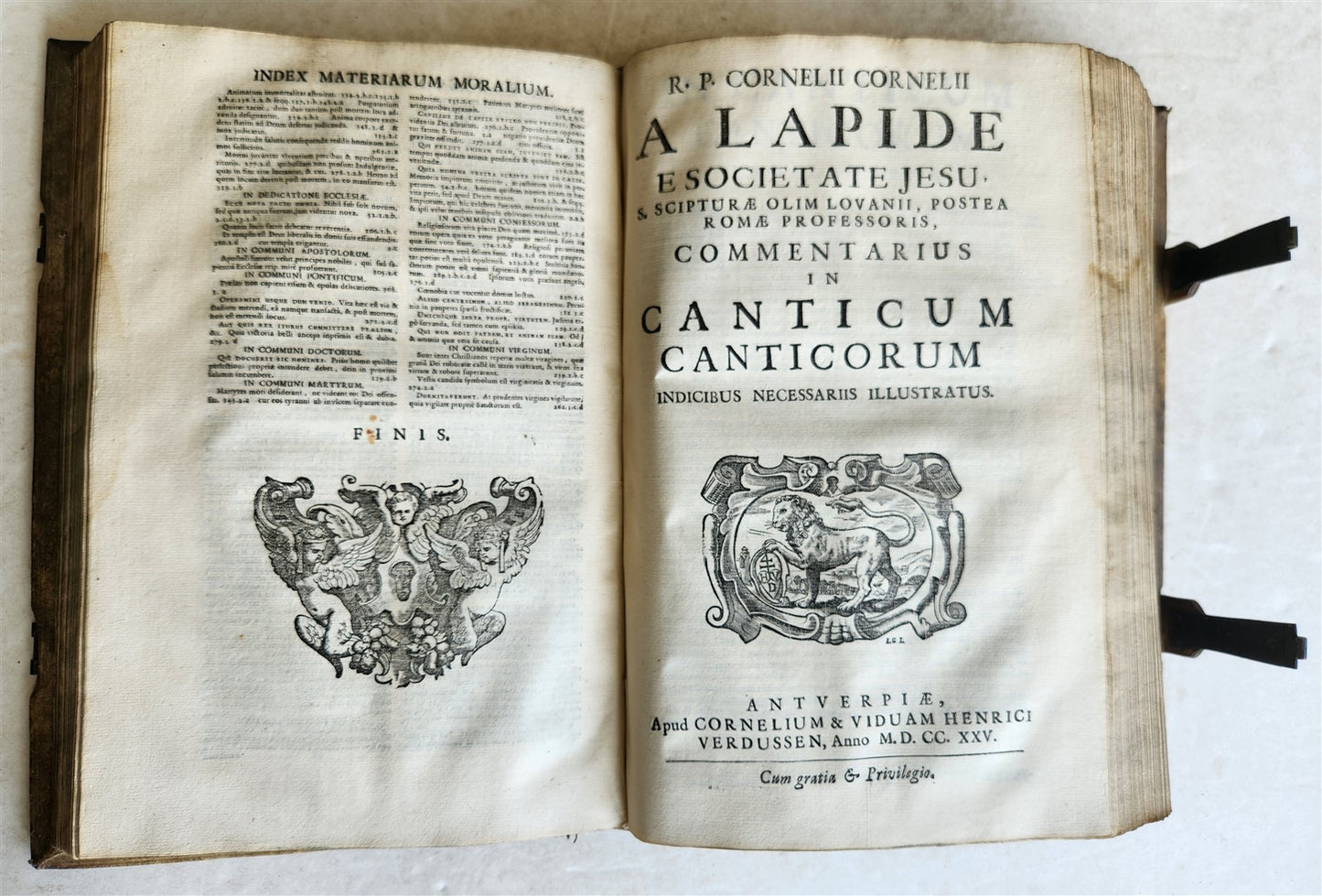 1725 COMMENTARIUS in ECCLESIASTEN PIGSKIN BOUND FOLIO w/ CLASPS antique