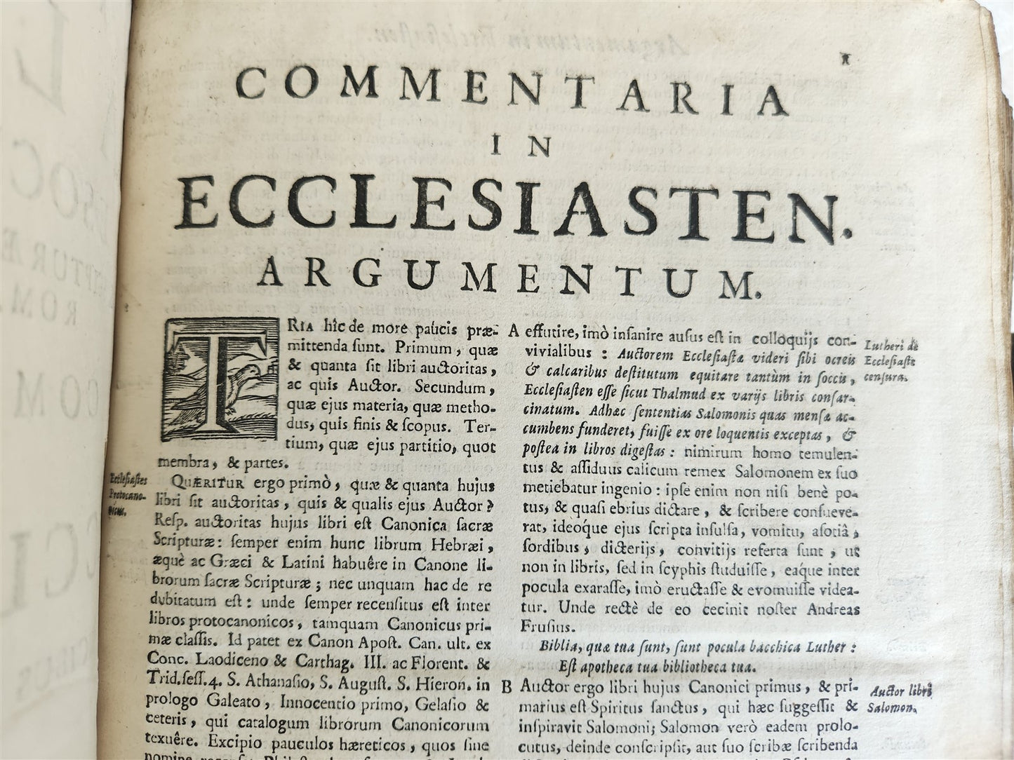 1725 COMMENTARIUS in ECCLESIASTEN PIGSKIN BOUND FOLIO w/ CLASPS antique