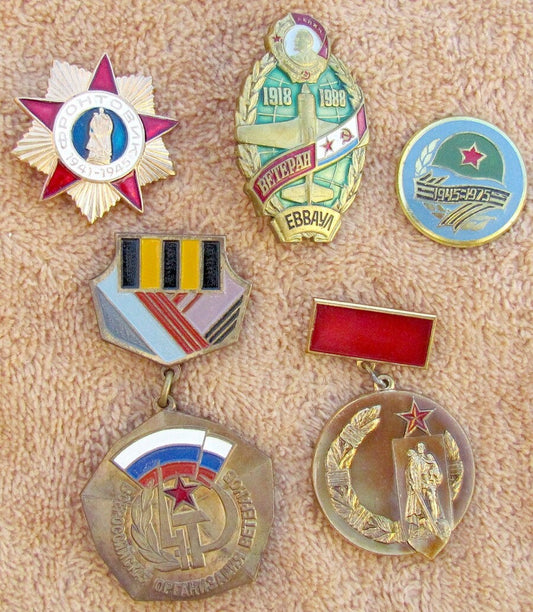 GROUP OF 5  RUSSIAN SOVIET WWII WW2 VETERAN  BADGES