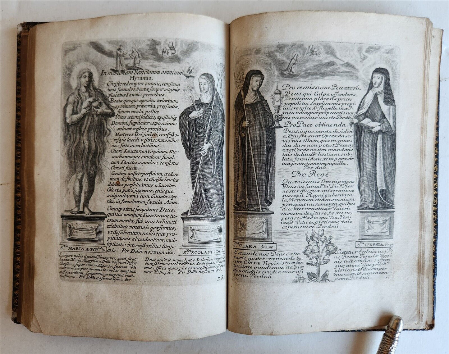 1651 PRAYER BOOK in FRENCH & LATIN BEAUTIFULLY ILLUSTRATED antique FINE BINDING