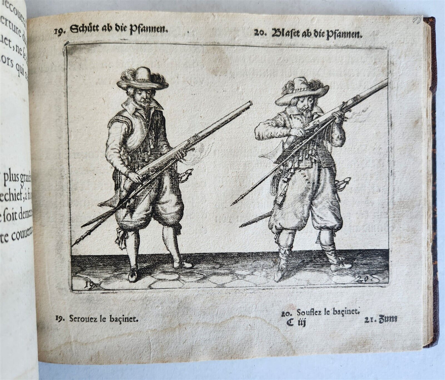 1664 ILLUSTRATED MILITARY WORK on TECHNIQUES for HANDLING MUSKET & PIKE antique