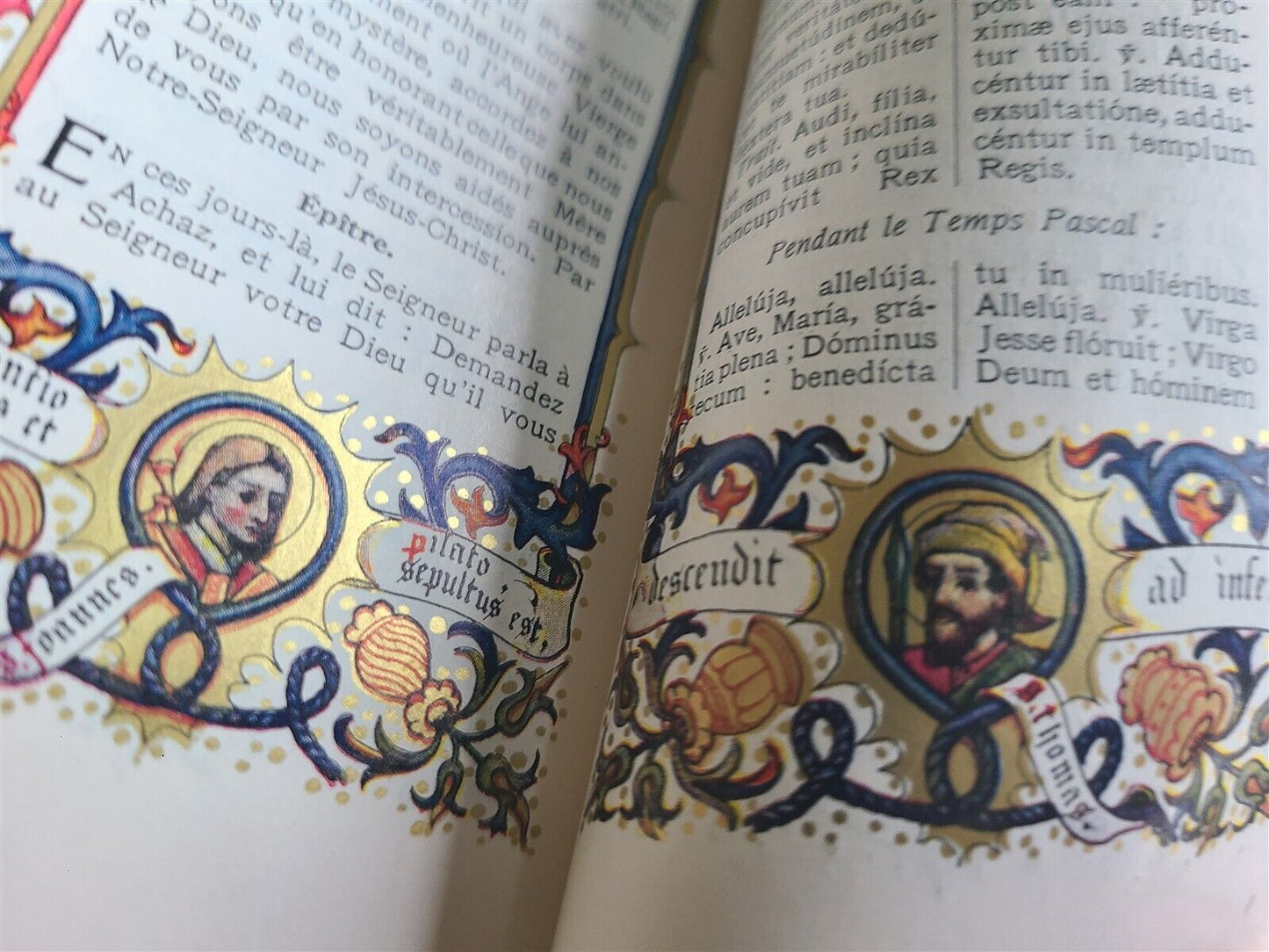 1934 MISSAL in FRENCH antique BEAUTIFULLY ILLUSTRATED MISSEL du CREDO