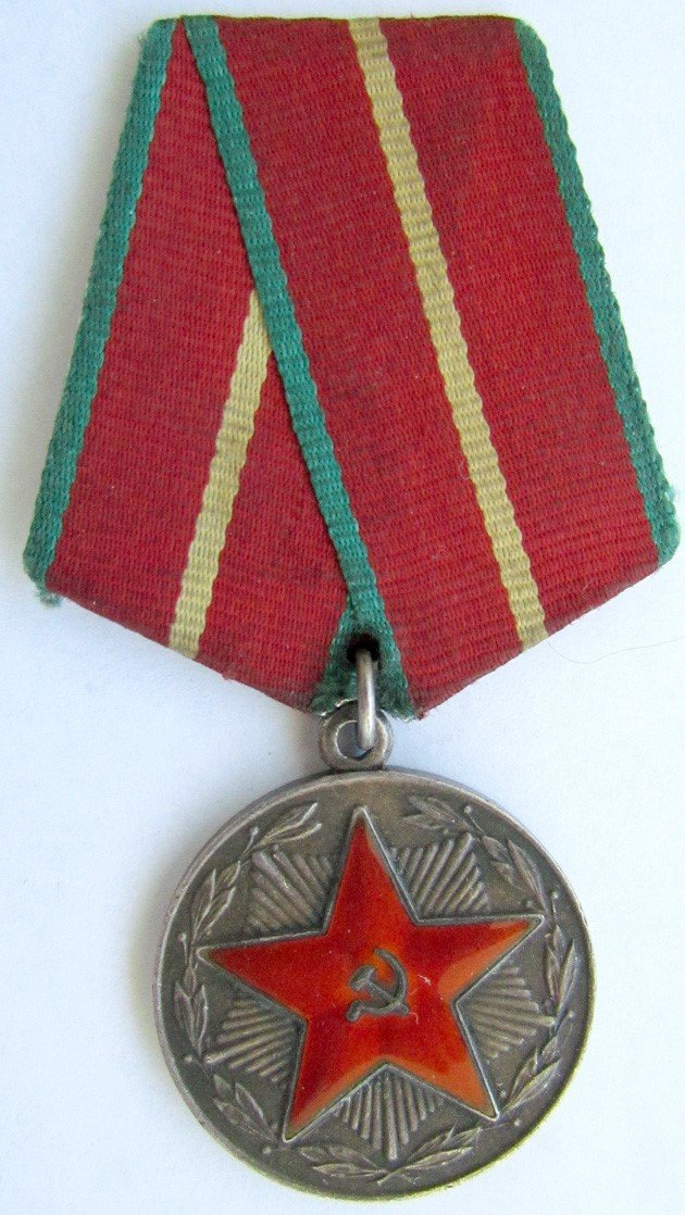 RUSSIAN SOVIET 20 YEARS OF IRREPROACHABLE SERVICE in POLICE MEDAL 1st CLASS