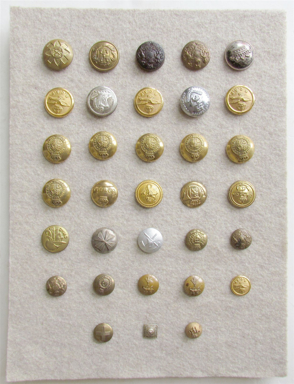 COLLECTION of 33 VINTAGE MILITARY UNIFORM BUTTONS - CANADIAN & BRITISH