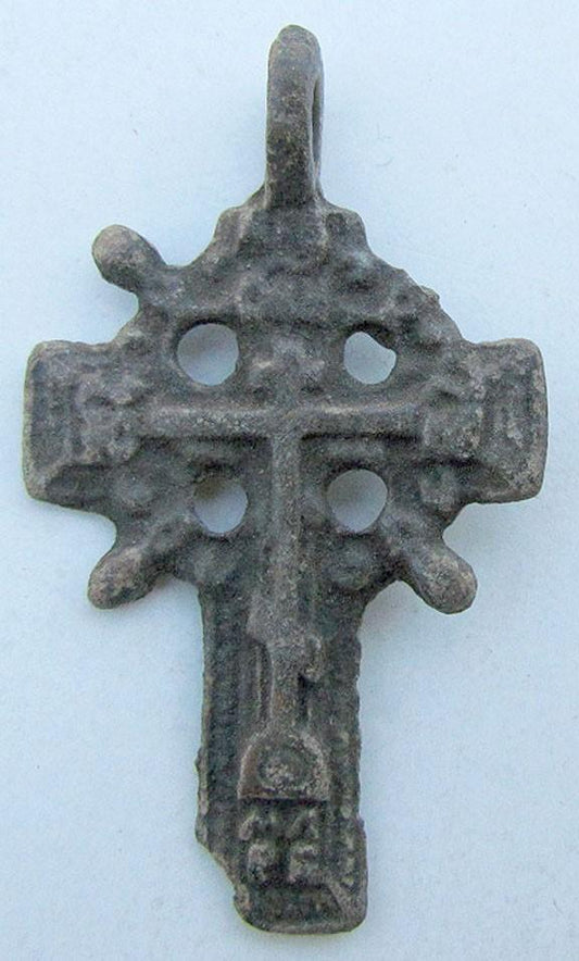 RUSSIAN 17th-18th CENTURY ANTIQUE BRASS NECK CROSS