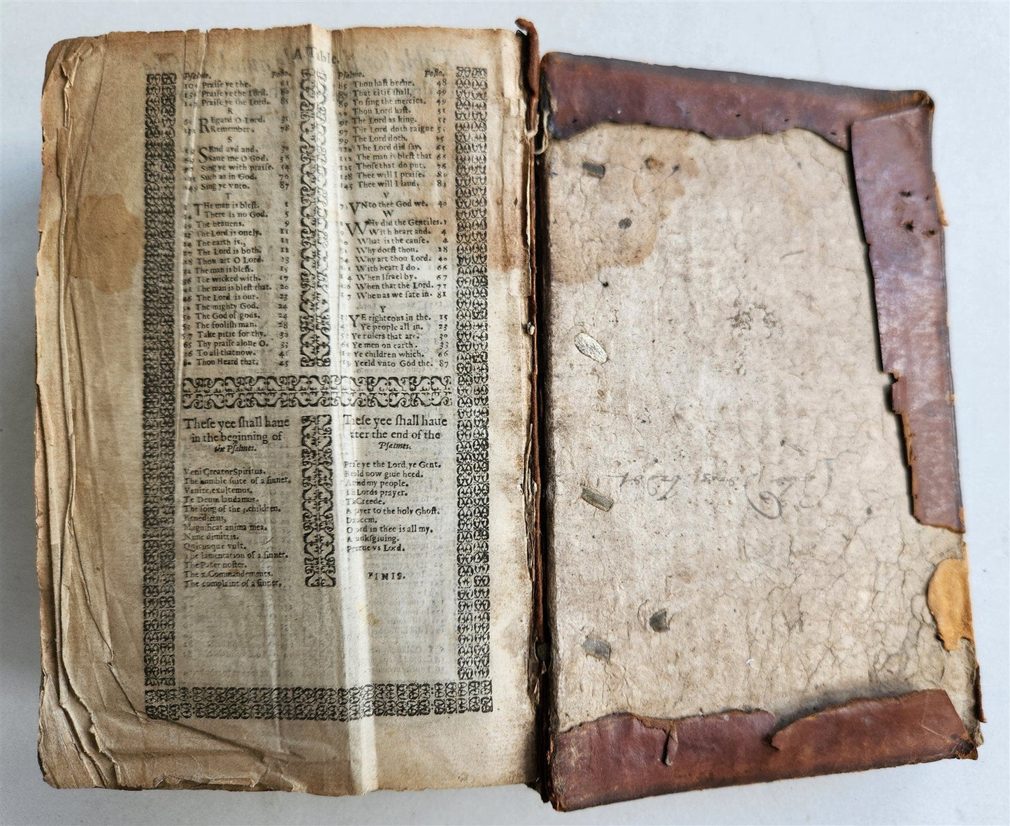 1638 BIBLE in ENGLISH antique COAT of ARMS of BRITISH KING CHARLES I BINDING