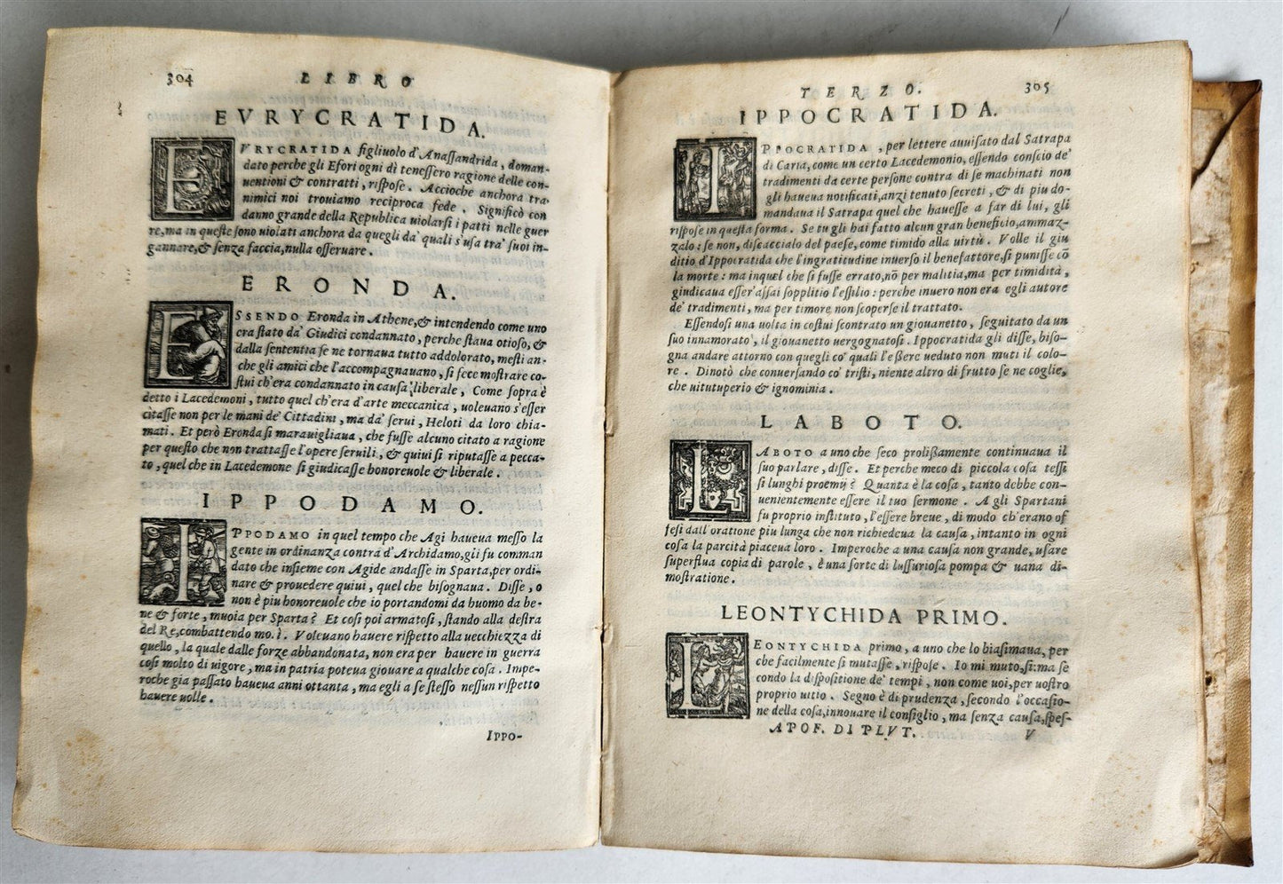 1566 APOPHTHEGMATA by PLUTARCH antique VELLUM BOUND w/ MANUSCRIPT TITLE 16th C.