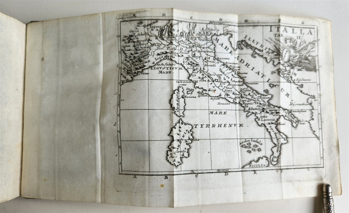 1758 JULIUS CAESAR ILLUSTRATED w/ MAPS DE BELLO GALICO et CIVILI antique PIGSKIN