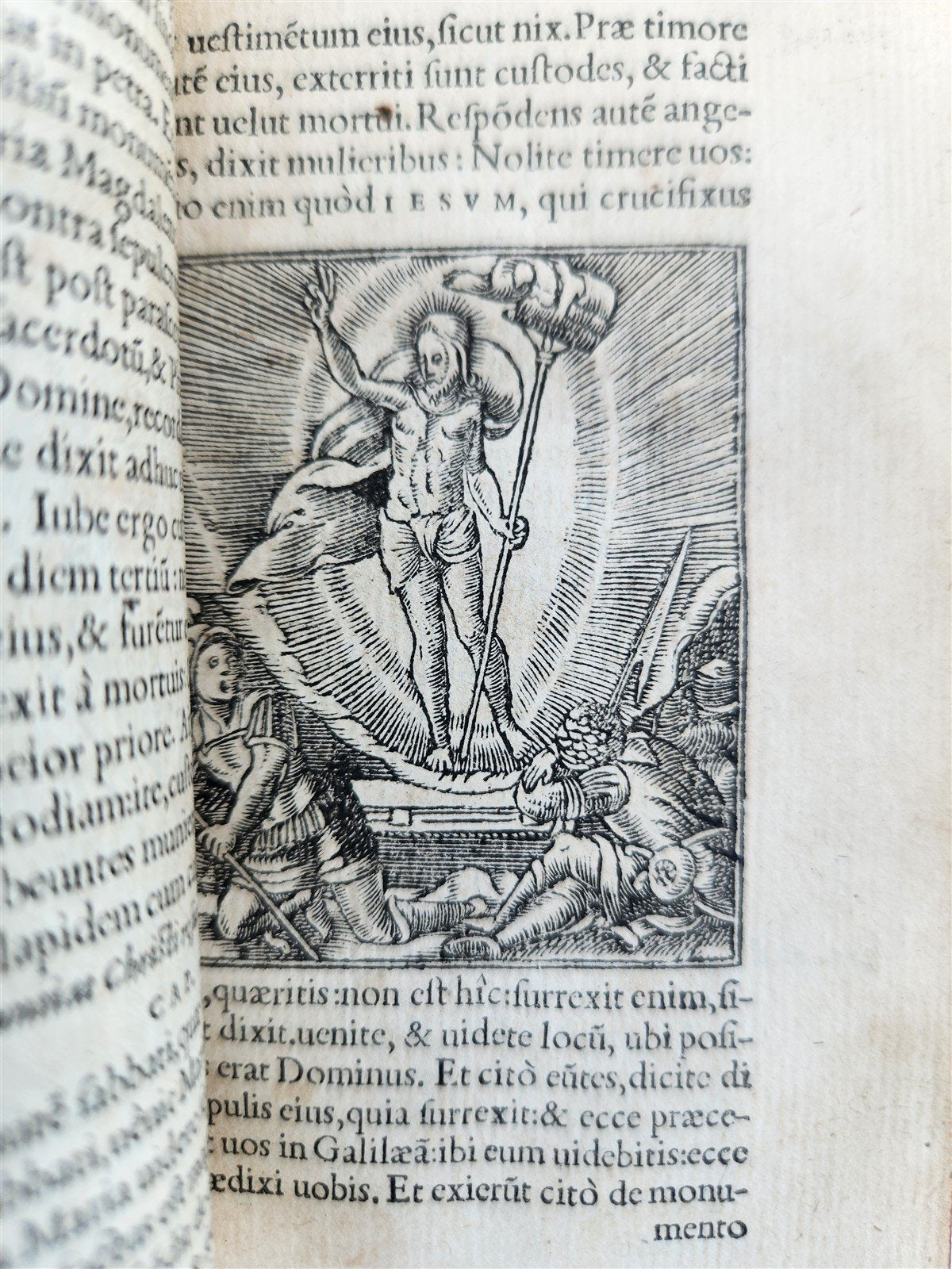 1549 BIBLE in LATIN ILLUSTRATED w/ 108 WOODCUTS antique RARE pocket size
